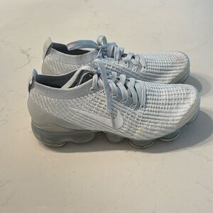 W NIKE AIR VAPORMAX FLYKNIT 7.5 - WORN 3/5 TIMES